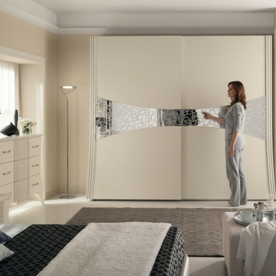 Armario de dormitorio con puertas correderas de madera nuevo espejo.