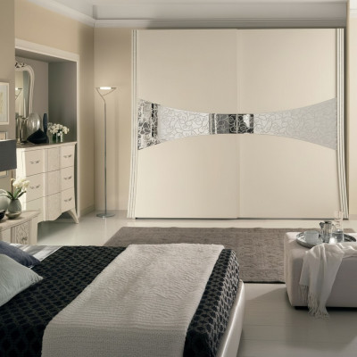 Armario de dormitorio con puertas correderas de madera nuevo espejo.