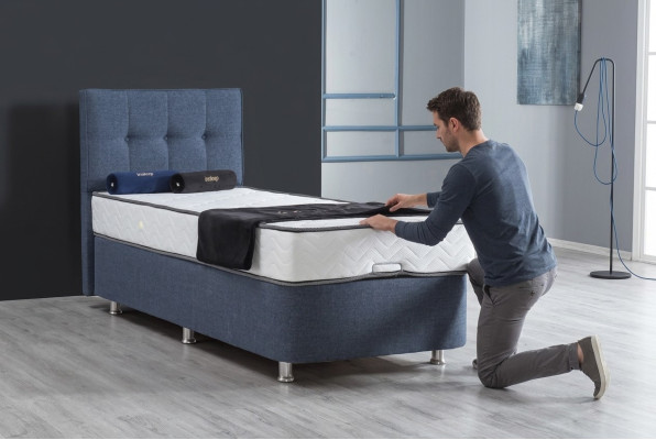 Cama Azul Cama individual de metal Moderna Camas de lujo Cama de tela Chesterfield Nueva
