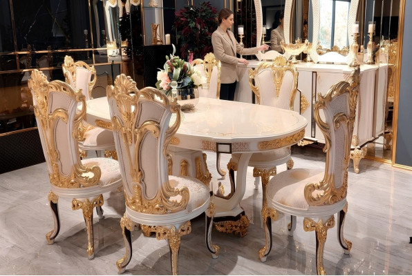 Grupo de 6 sillas de comedor de madera de lujo.