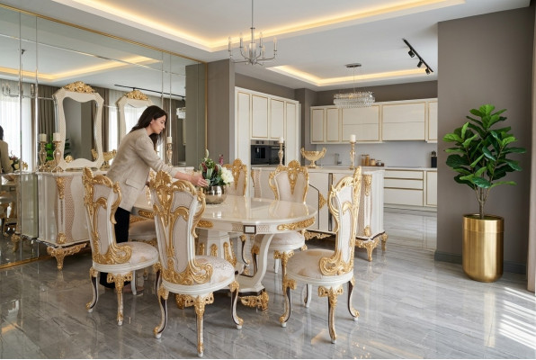 Elegante conjunto de comedor en oro para interiores sofisticados