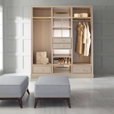Armario abierto dormitorio armario vestidor muebles armario madera beige.