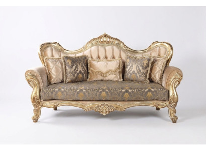 Chesterfield barroco sofá de tres plazas tela dorada en español es: Chesterfield sofá barroco de tres plazas tela oro.