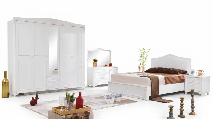 Juego de dormitorio de lujo de 4 piezas. Cama, 2 mesitas de noche, cómoda. Muebles rústicos nuevos.