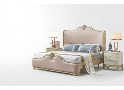 Conjunto de dormitorio barroco con cama y mesitas de noche sin esquinas afiladas.