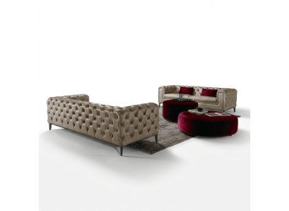 Lujoso conjunto de sofás de 3 plazas + 3 plazas en color beige de Chesterfield.