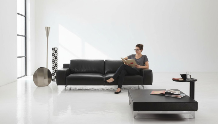 Sofá de lujo de tres plazas, sofás de 3 plazas, diseño de asientos, muebles de sofá, estilo de cuero negro.