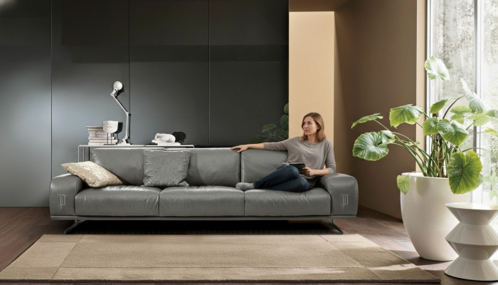 Sofá 3 plazas de lujo de cuero para sala de estar en color gris de diseño Prianera.