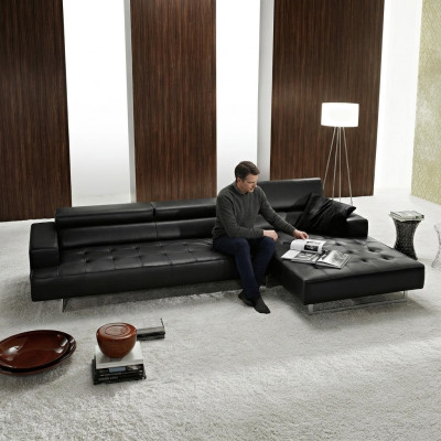 Sofá seccional moderno en forma de L para sala de estar color negro.