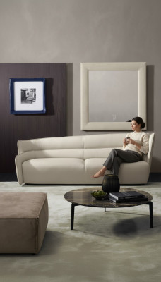 Sofá 3 plazas de cuero blanco para el salón de muebles italiano Prianera.
