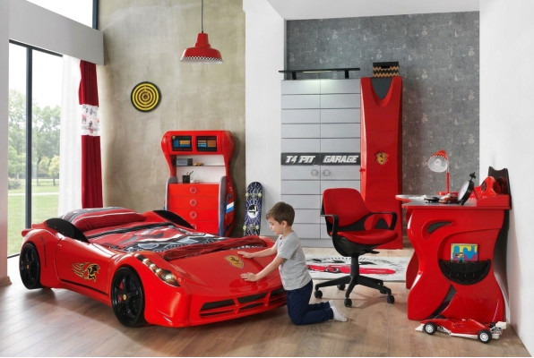Conjunto de muebles para niño: cama, armario, cómoda y escritorio (4 piezas).