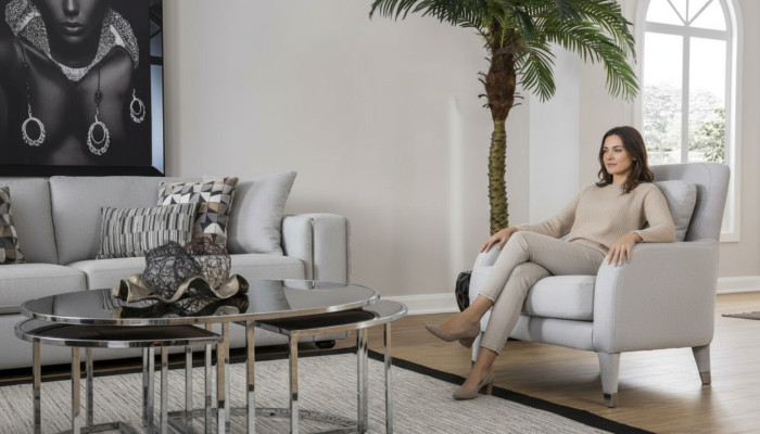 Silla de diseño de lujo moderna para sala de estar con cojines de madera gris nuevos