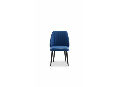 Silla acolchada azul con patas de madera negra para comedor, modelo claro.