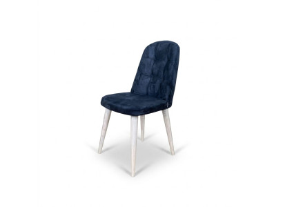 Silla verde oscuro con patas de madera negra y respaldo suave para el comedor