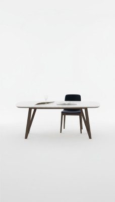 Mesa de cocina de nogal natural, muebles de comedor en estilo moderno de lujo.