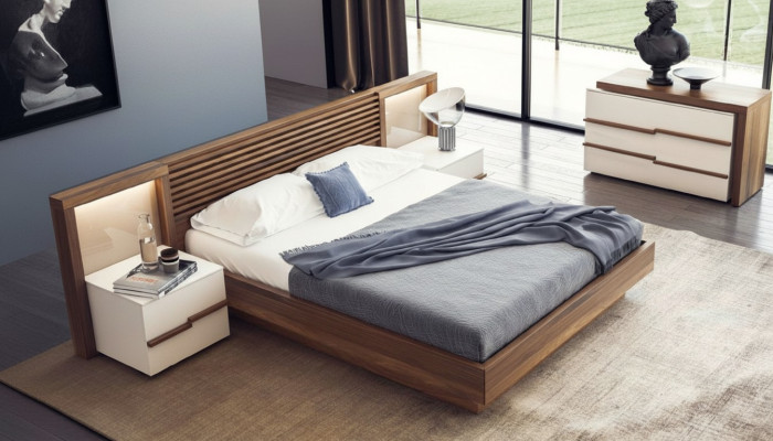 Conjunto de dormitorio marrón lujo cama cómoda mesitas de noche nogal natural.