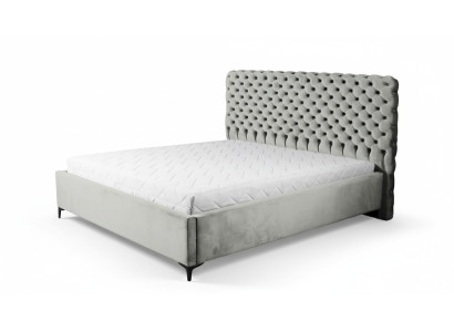 Cama Chesterfield gris. Diseño clásico de muebles de dormitorio. Tela elegante.