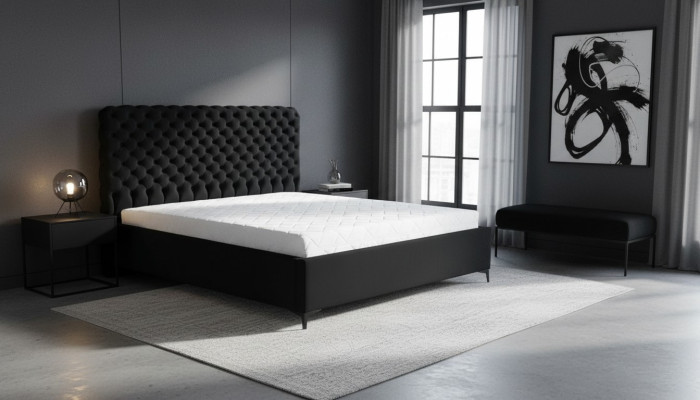 Cama de Chesterfield negra. Diseño clásico de mueble para dormitorio. Tapizado.