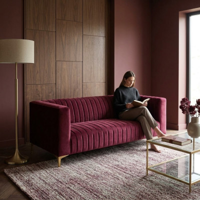 Sofá de 2 plazas elegante y súper cómodo en color lila se convierte en un brillante acento en su interior.