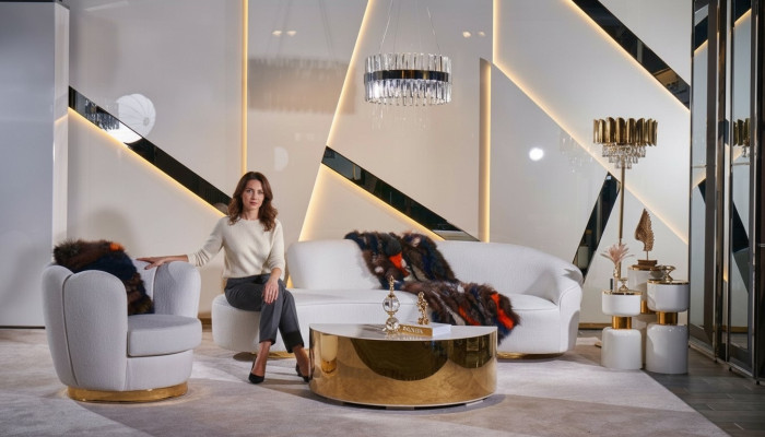 Moderno conjunto de sofá, sofá de tres plazas blanco, sillón de lujo, elegante mesa de centro.