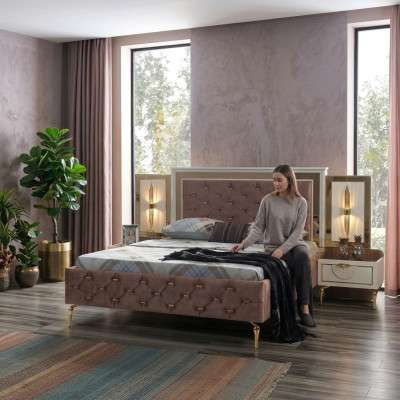 Diseño de cama de dormitorio en lujo, camas tapizadas marrones modernas.