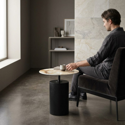 Mesa de centro de la sala de estar de diseño de lujo estilo italiano nuevo.