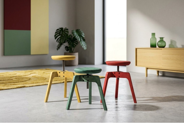 Moderno set de 3 lujosas sillas de diseñador hechas de madera de alta calidad.
