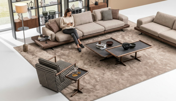 Moderno conjunto de sofás, sala de estar, sofás de cinco plazas.
