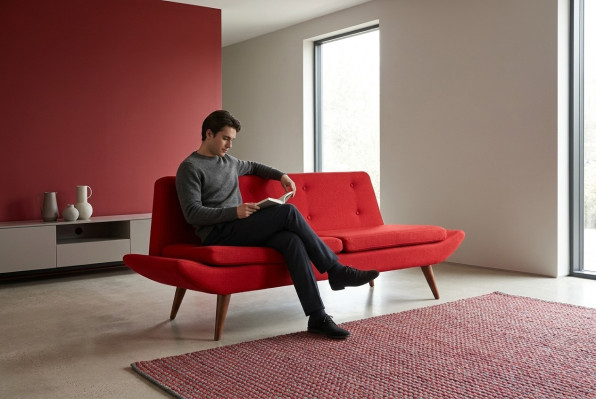Sofá de lujo para el diseñador de muebles de la oficina en casa de dos plazas rojo.