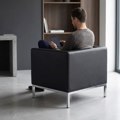 Silla de oficina de tela nueva de lujo de color negro.