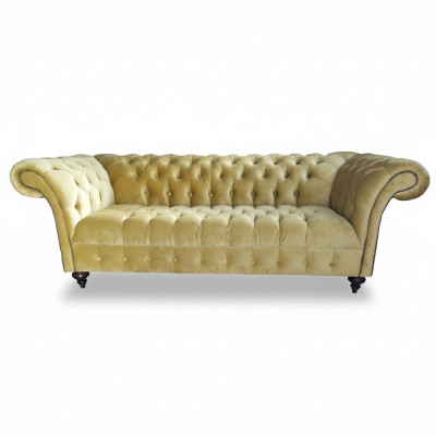 Sofá de lujo de tres plazas diseño Chesterfield en tela moderna.