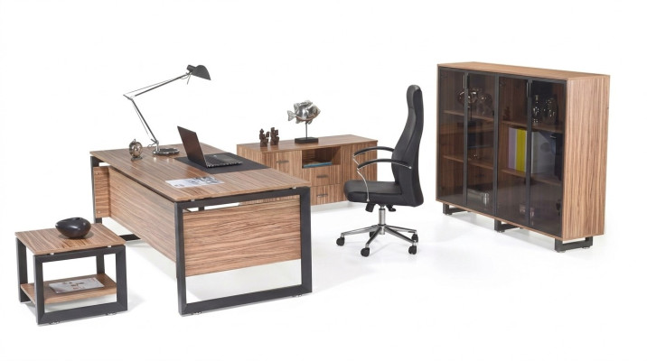 Muebles de oficina, escritorio, tocador, archivador, mesa de centro, 4 piezas de mobiliario.