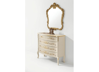 Salón clásico blanco de madera con cómoda de consola de cajones de diseño nuevo.