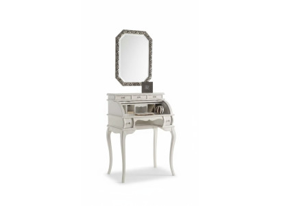 Cómoda blanca exclusiva para la sala de estar. Muebles de madera de alta calidad.