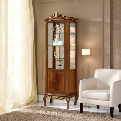 Clásica vitrina marrón de alta calidad con diseño de muebles de madera maciza y vidrio.