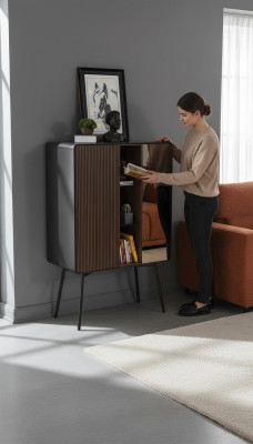 Mueble aparador retro y armario de bar para la sala de estar en madera color marrón.
