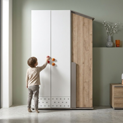 Armario moderno de madera con 3 puertas de diseño blanco.