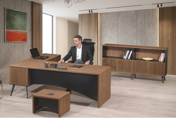 Muebles de oficina, tablero de esquina completo de 3 piezas de madera marrón.