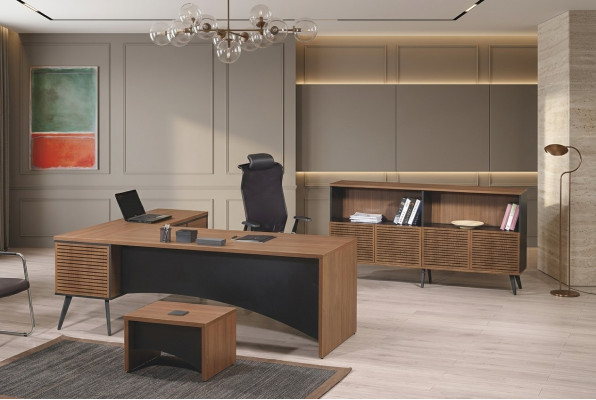Muebles de oficina, tablero de esquina completo de 3 piezas de madera marrón.