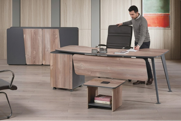 Muebles de oficina Conjunto de escritorio de 3 piezas de madera marrón.