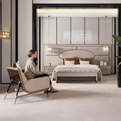 Set de dormitorio de lujo con cama doble y mesitas de noche, juego de 5 piezas en beige.