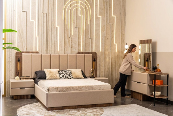 Dormitorio Set Cama de matrimonio Mesitas de noche Tela beige 4 piezas Maquillaje