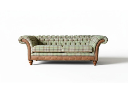 Sofá de diseño de lujo en estilo Chesterfield con tres asientos.