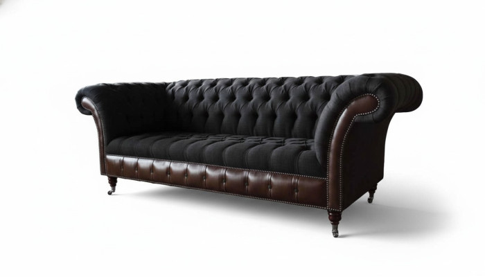 Chesterfield Sofá de 3 plazas en cuero negro con cojines de asiento de tela, nuevo.