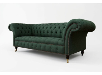 Sofá de tres plazas textil verde muebles Chesterfield.
