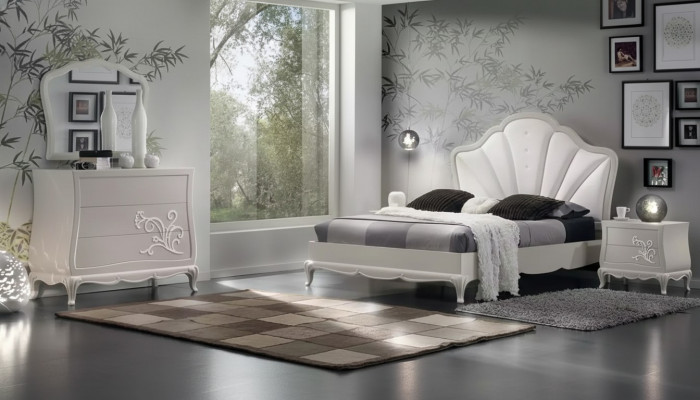 Juego de dormitorio de lujo de 5 piezas. Cama, 2 mesitas de noche, cómoda. Muebles de diseñador.