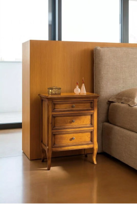 Mesita de noche clásica con diseño de consola de 3 cajones para dormitorio.