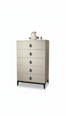 Comoda elegante. Complemento perfecto para el interior de tu dormitorio. Nuevo.