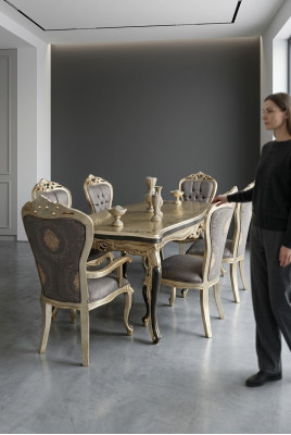 Mobiliario de comedor exquisito: mesa de comedor lujosa + 4 sillas doradas.