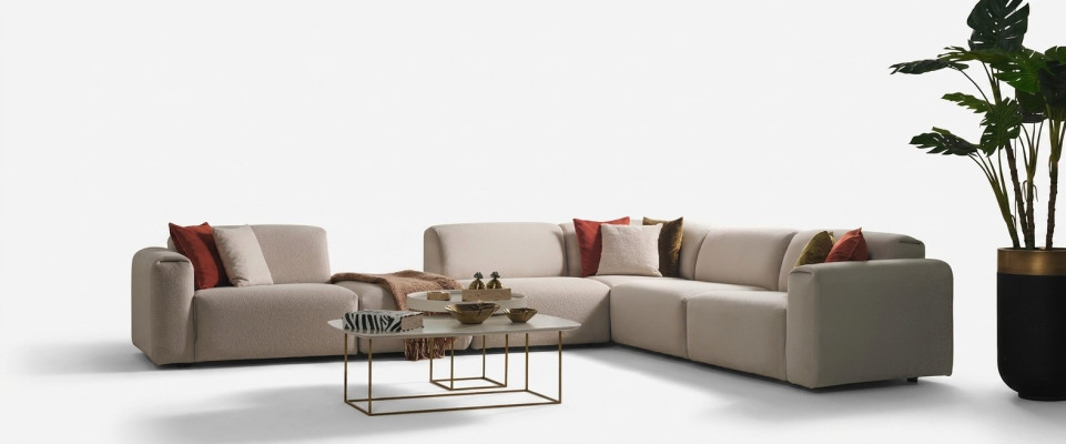 Sofá de sala de estar beige, sofá de diseñador en forma de L, lujoso sofá de esquina, muebles tapizados.